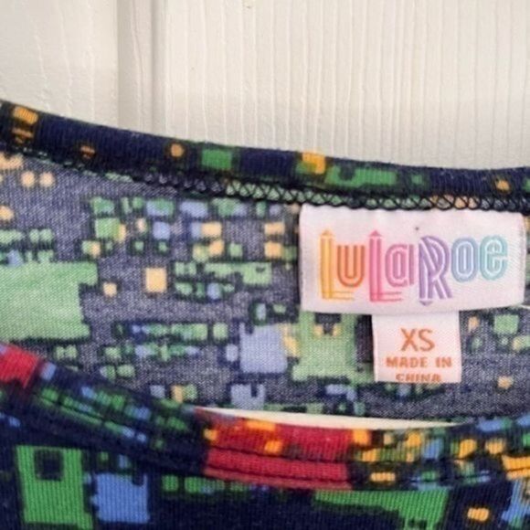 LulaRoe High-Lo Shirt Geometric Pattern Blue and Green Size XS - Picture 2 of 3